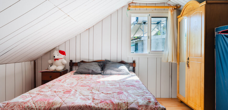 Pont d&rsquo;Yves (Le Tampon) – Maison de 8 pièces dont 5 chambres 150m² – 730m² terrain constructible – fort potentiel
