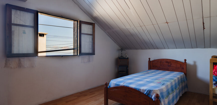 Pont d&rsquo;Yves (Le Tampon) – Maison de 8 pièces dont 5 chambres 150m² – 730m² terrain constructible – fort potentiel