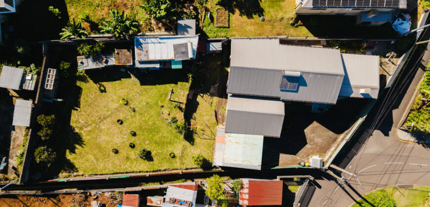 Pont d&rsquo;Yves (Le Tampon) – Maison de 8 pièces dont 5 chambres 150m² – 730m² terrain constructible – fort potentiel