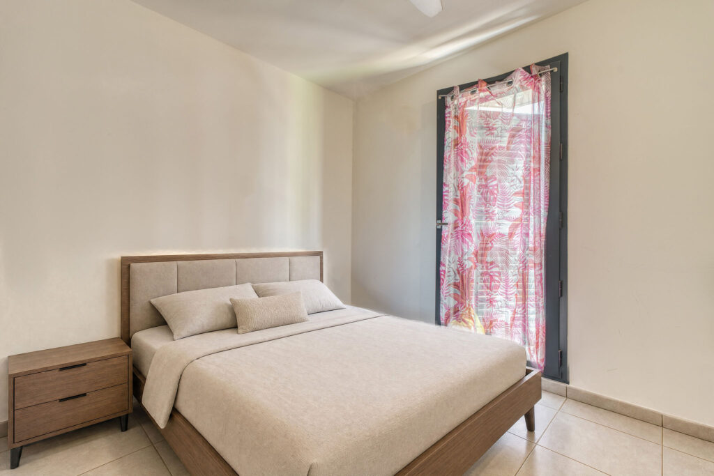 Chambre avec lit double